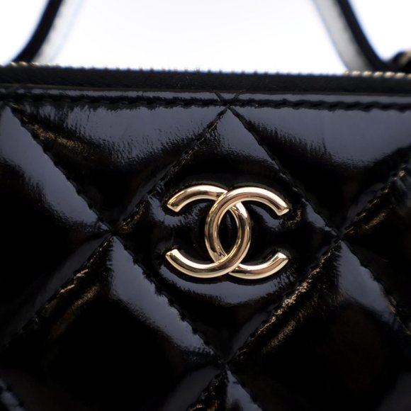 Chanel Small Black Glazed Calfskin Top Handle Vanity Case - Picture 4 of 14